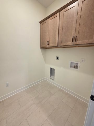 155 HAZEL CREST DR, Oakland, TN 38060