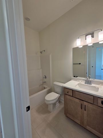 155 HAZEL CREST DR, Oakland, TN 38060