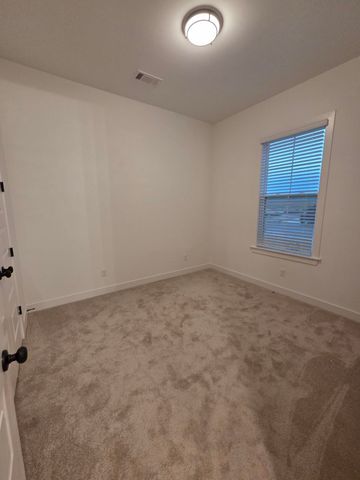 155 HAZEL CREST DR, Oakland, TN 38060