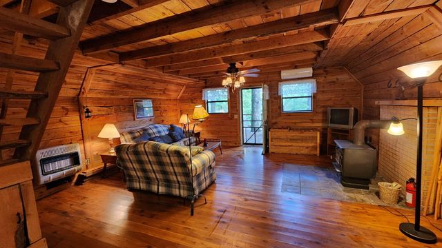 100 Cowboy Lane, Wellington, KY 40387