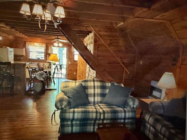 100 Cowboy Lane, Wellington, KY 40387