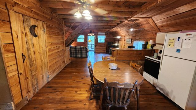 100 Cowboy Lane, Wellington, KY 40387