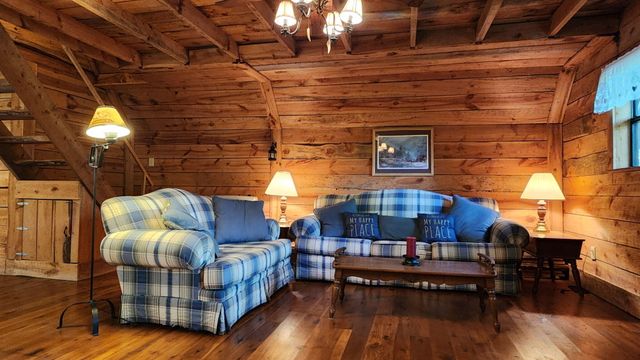 100 Cowboy Lane, Wellington, KY 40387