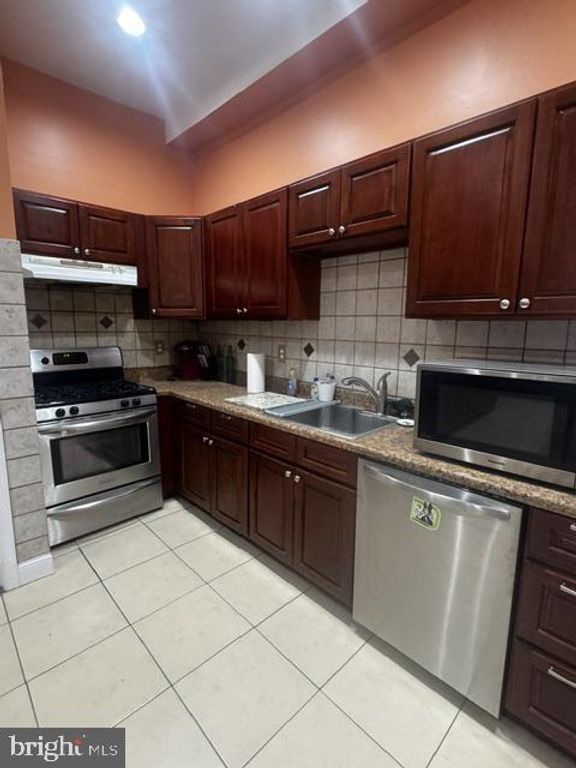 3244 CEDAR ST, Philadelphia, PA 19134 — photo 4