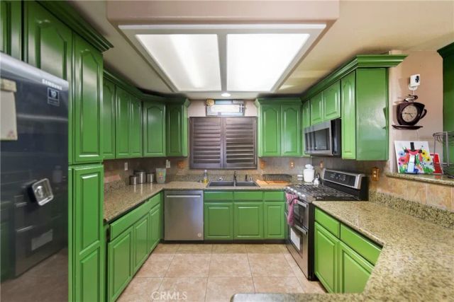 11970 Walnut St, Bloomington, CA 92316