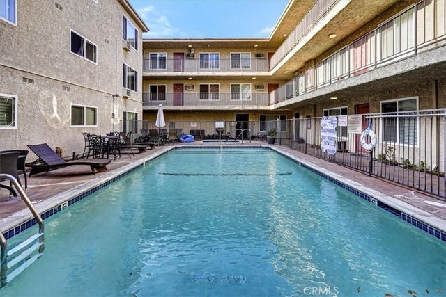 20327 Saticoy 309, Winnetka, CA 91306