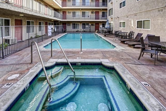 20327 Saticoy 309, Winnetka, CA 91306