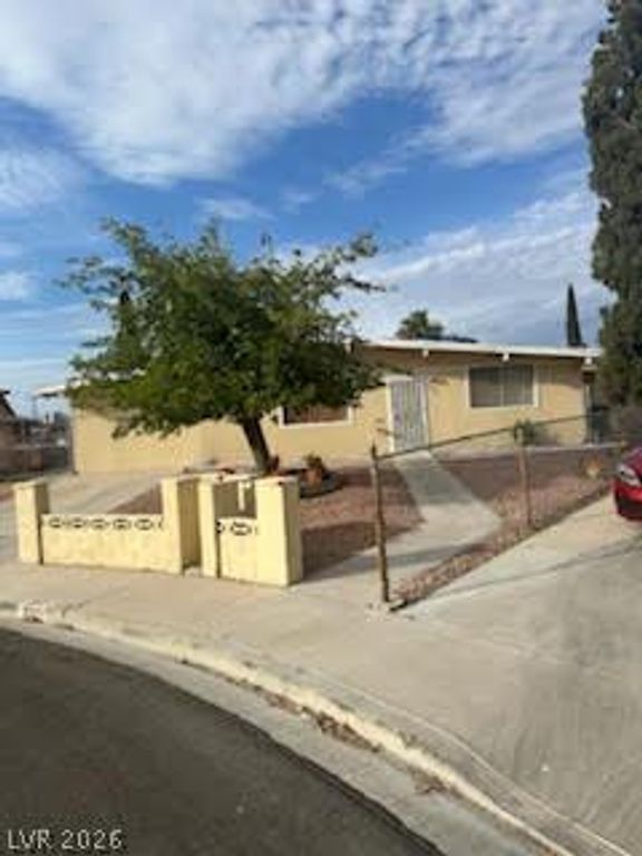501 Lass Circle, North Las Vegas, NV 89030 — exterior