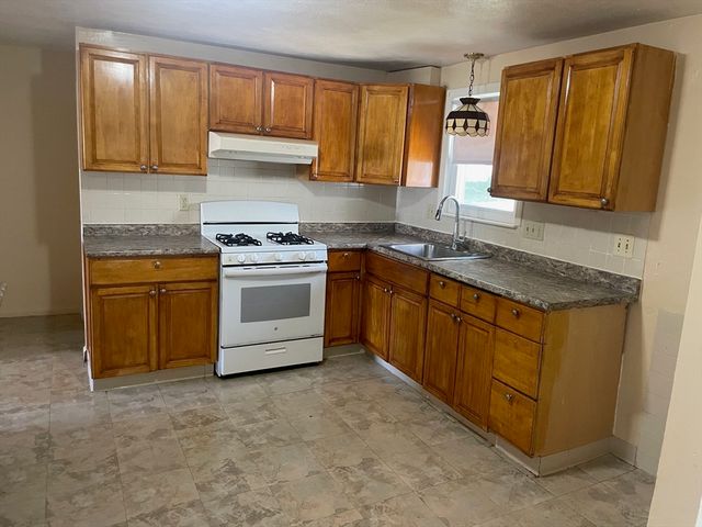 19 Louis Lane 1, Randolph, MA 02368