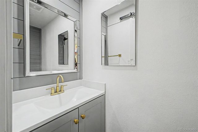 2100 W 100th Avenue, Thornton, CO 80260
