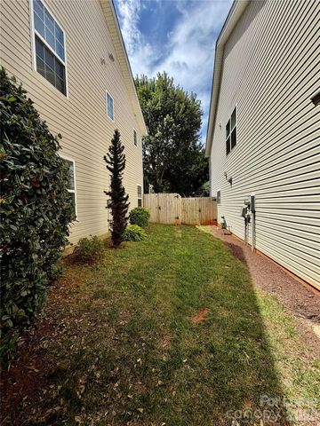 551 Tribune Drive, Charlotte, NC 28214