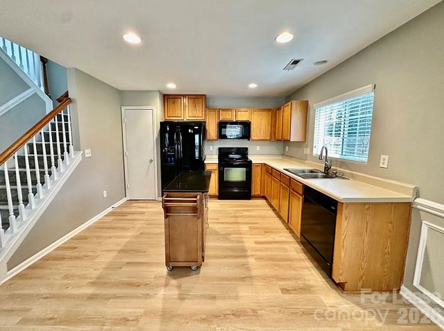 551 Tribune Drive, Charlotte, NC 28214