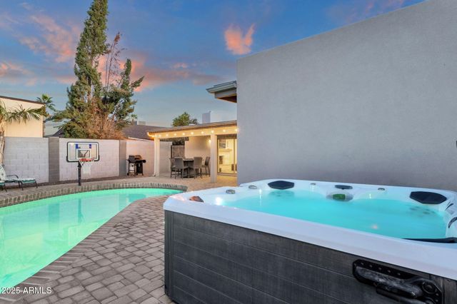 5210 E KAREN Drive, Scottsdale, AZ 85254