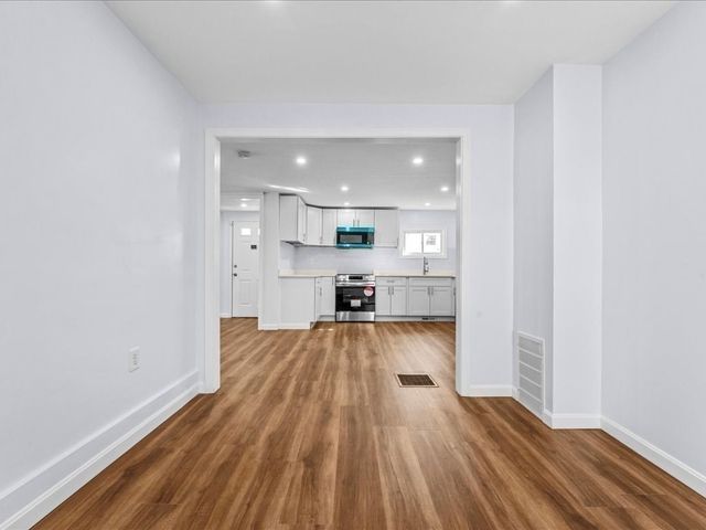 29 Orchard St, Southbridge, MA 01550