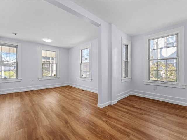 29 Orchard St, Southbridge, MA 01550