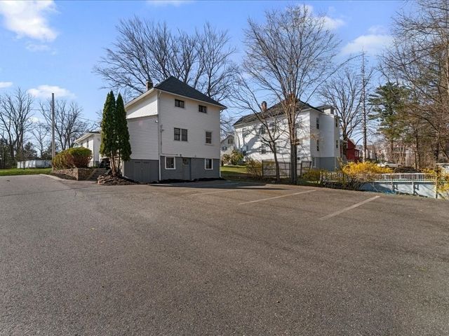 29 Orchard St, Southbridge, MA 01550