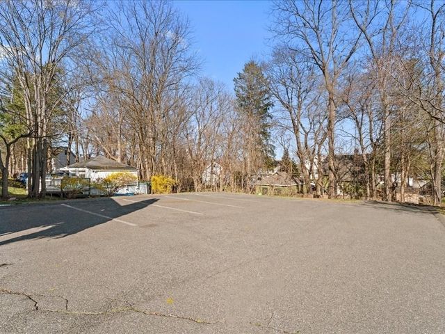 29 Orchard St, Southbridge, MA 01550
