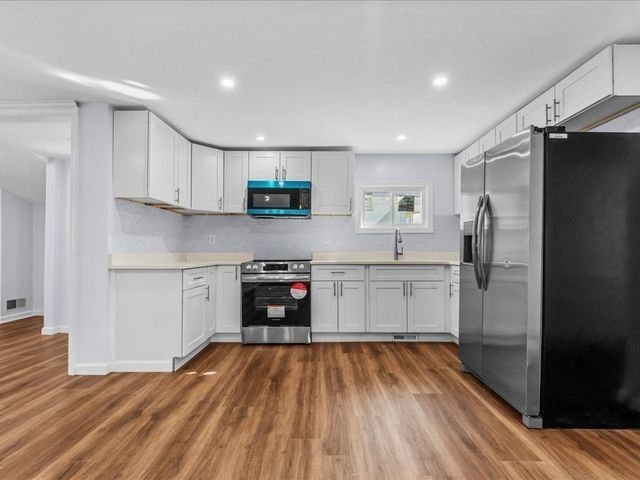 29 Orchard St, Southbridge, MA 01550