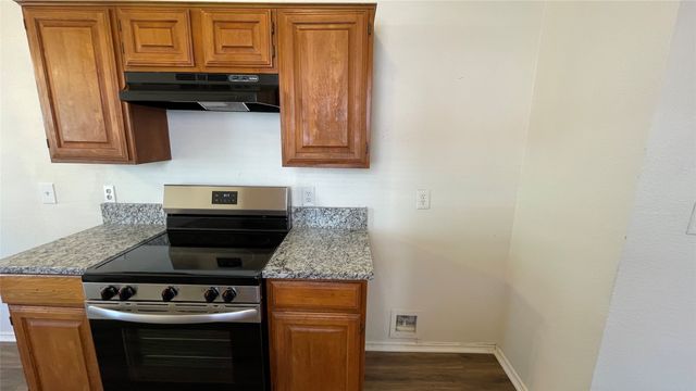 923 Simon Drive, Cedar Hill, TX 75104