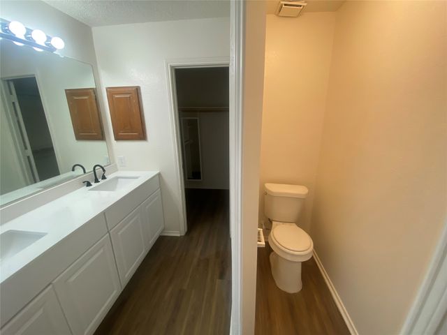 923 Simon Drive, Cedar Hill, TX 75104