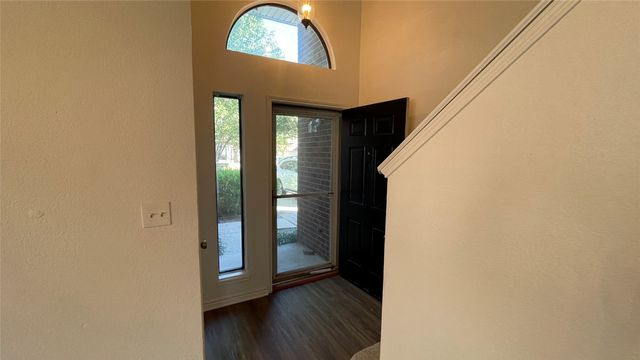 923 Simon Drive, Cedar Hill, TX 75104
