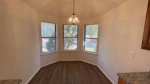 923 Simon Drive, Cedar Hill, TX 75104