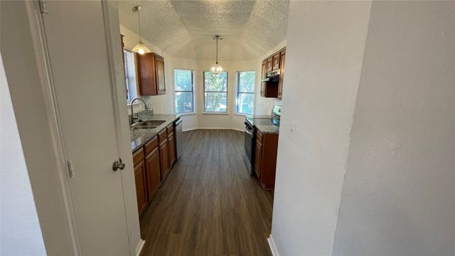 923 Simon Drive, Cedar Hill, TX 75104