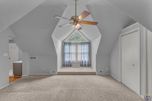 3015 SW 18th ST, Topeka, KS 66604