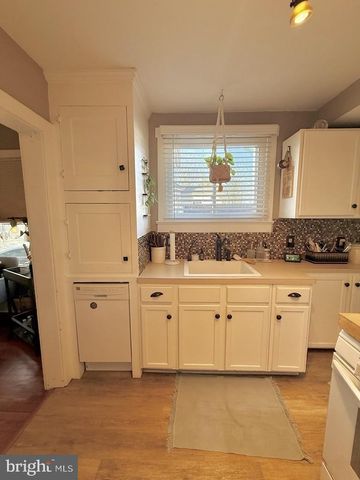 65 ARBUTUS AVE, Pitman, NJ 08071