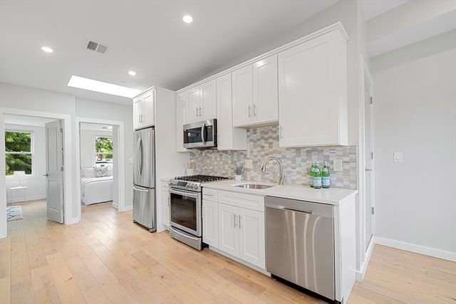 338 Hurley St 3, Cambridge, MA 02141