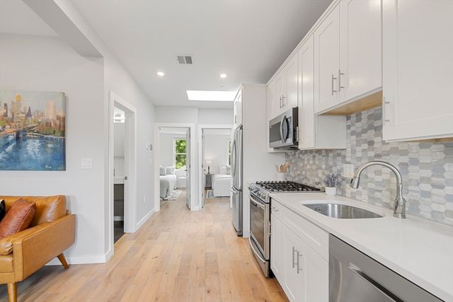 338 Hurley St 3, Cambridge, MA 02141