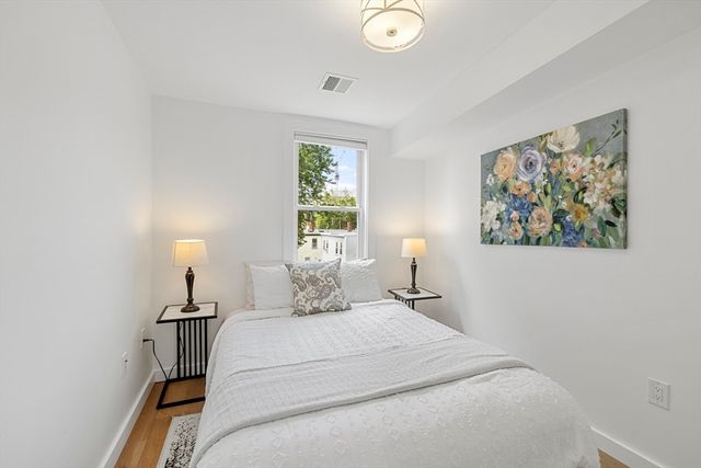 338 Hurley St 3, Cambridge, MA 02141