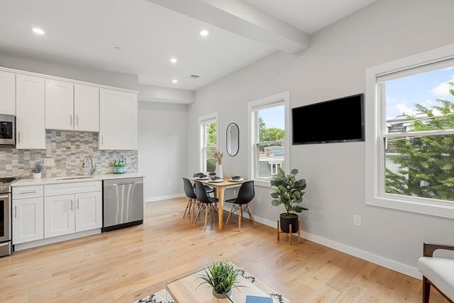338 Hurley St 3, Cambridge, MA 02141