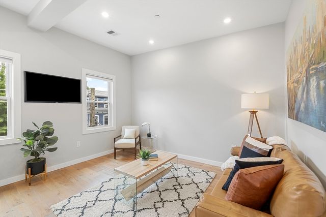 338 Hurley St 3, Cambridge, MA 02141