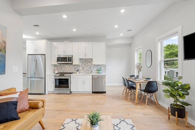 338 Hurley St 3, Cambridge, MA 02141