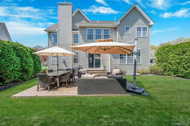 8 Joshua Court, Wading River, NY 11792