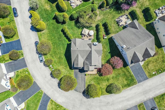 8 Joshua Court, Wading River, NY 11792