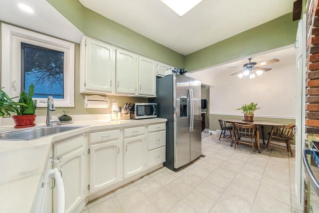 1717 N HARRIMAN STREET, Appleton, WI 54911