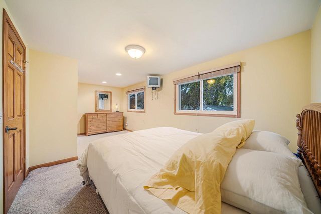 1717 N HARRIMAN STREET, Appleton, WI 54911