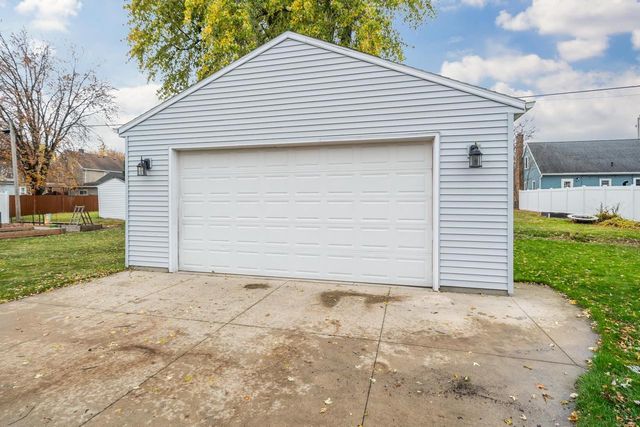 1717 N HARRIMAN STREET, Appleton, WI 54911