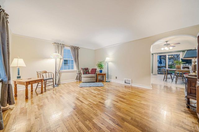 1717 N HARRIMAN STREET, Appleton, WI 54911