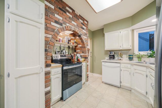 1717 N HARRIMAN STREET, Appleton, WI 54911