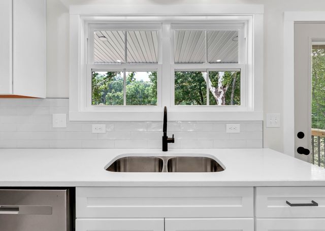 5570 Chambers Rd, Cumberland Furnace, TN 37051