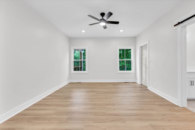 5570 Chambers Rd, Cumberland Furnace, TN 37051