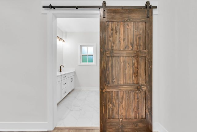 5570 Chambers Rd, Cumberland Furnace, TN 37051