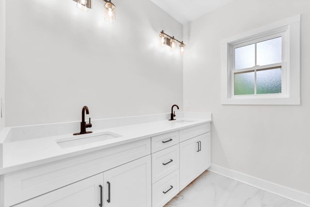 5570 Chambers Rd, Cumberland Furnace, TN 37051