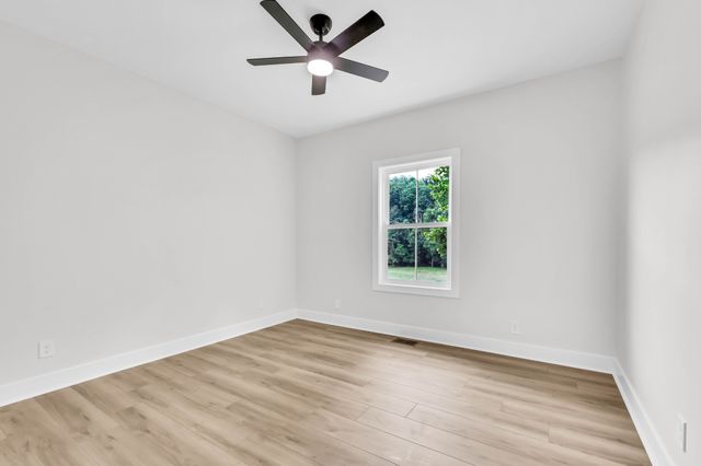 5570 Chambers Rd, Cumberland Furnace, TN 37051