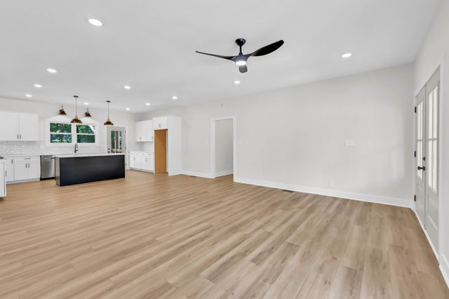 5570 Chambers Rd, Cumberland Furnace, TN 37051