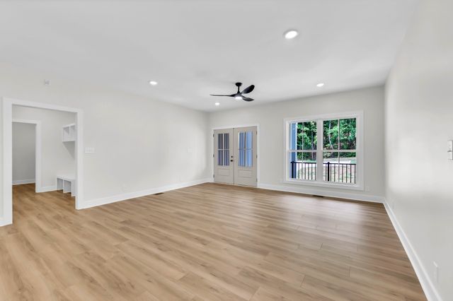 5570 Chambers Rd, Cumberland Furnace, TN 37051