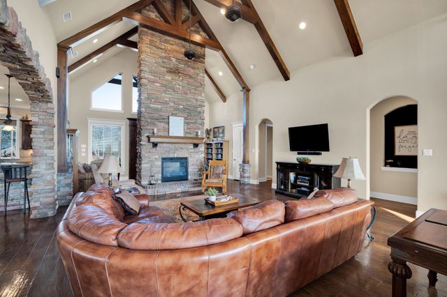 217 Hunter Pass, Waxahachie, TX 75165